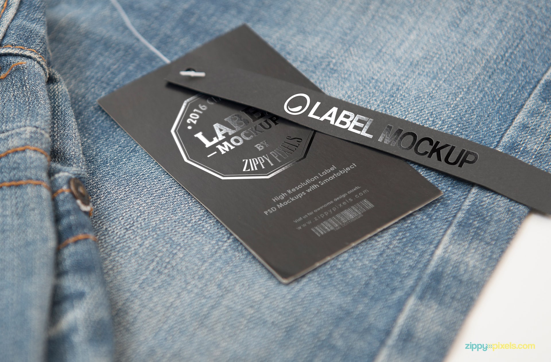 13-product-tag-mockup-824x542