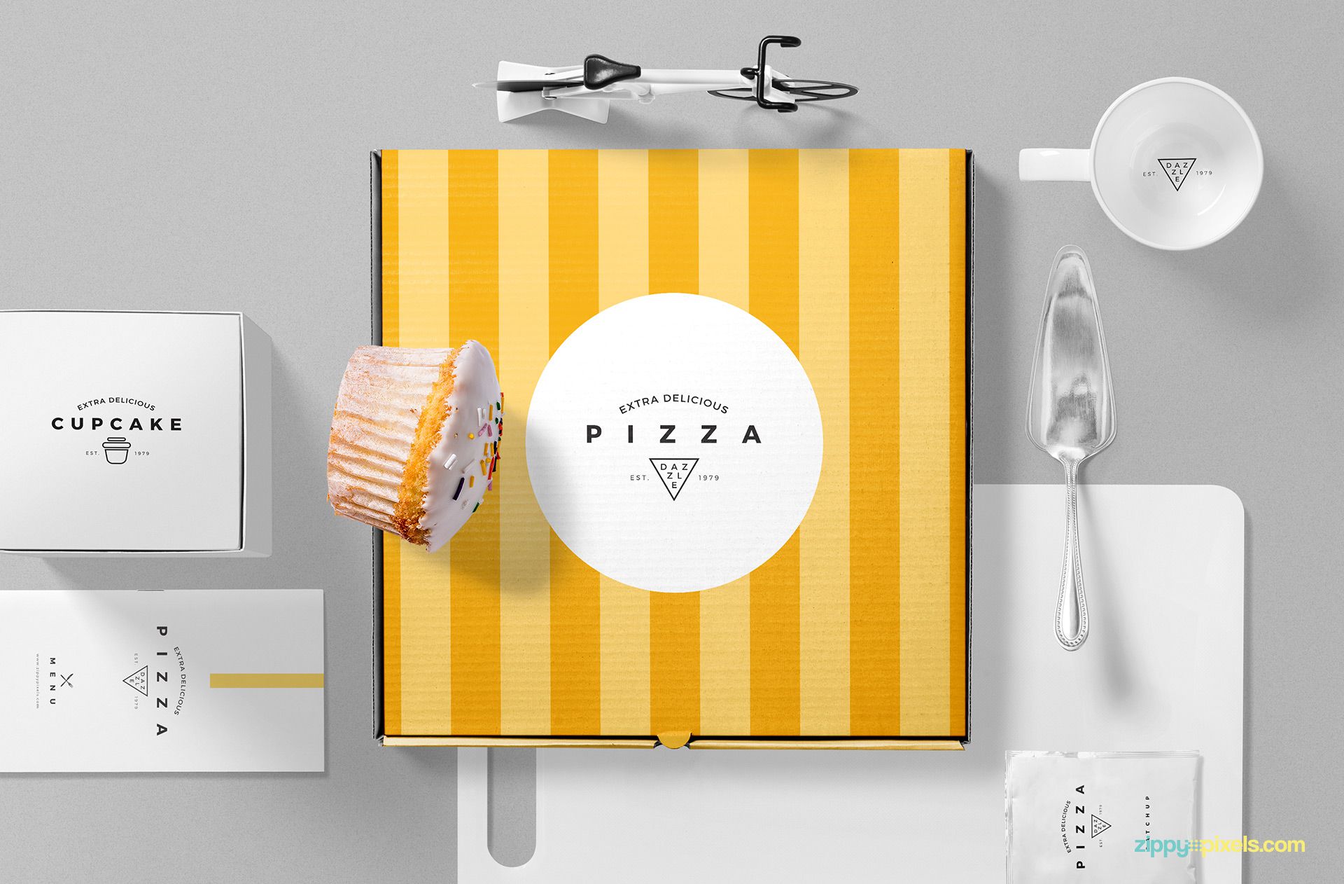 Free pizza box mockup.