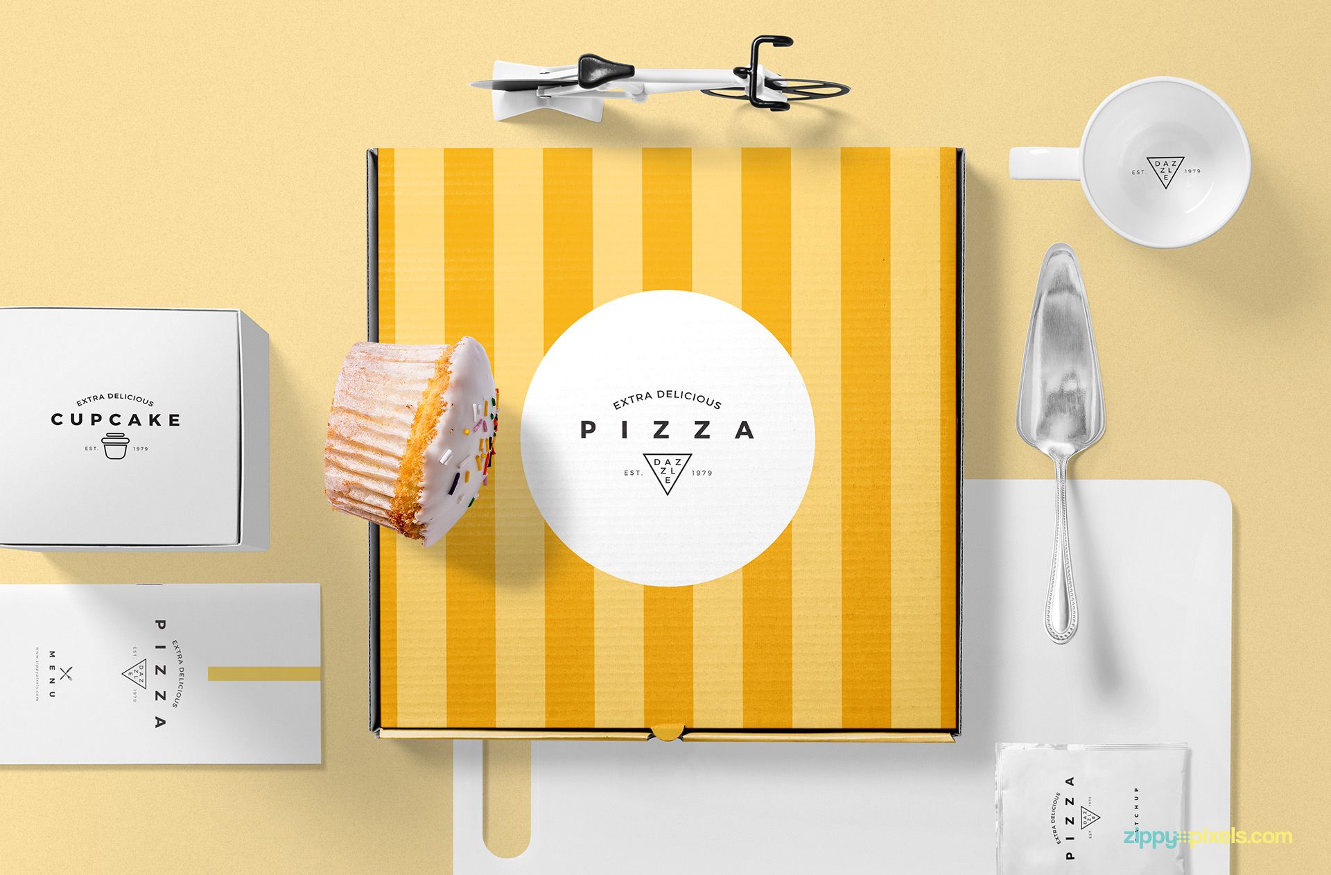 Free pizza packaging mockup.